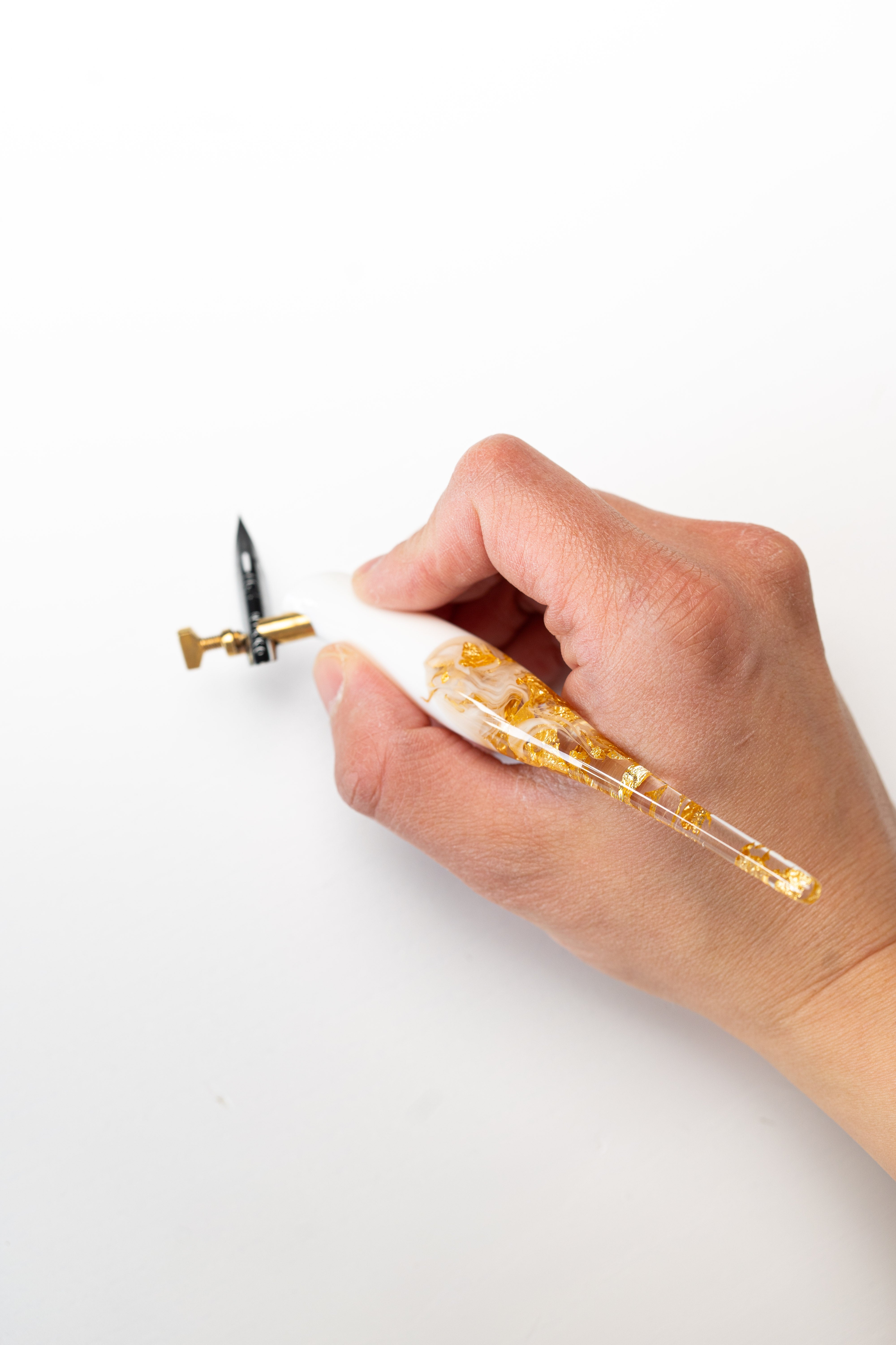 Oblique calligraphy handmade pen holder with universal flange