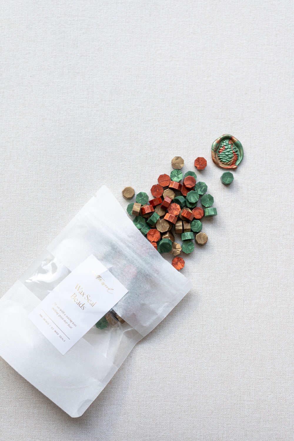Holiday wax seal beads in green red and gold mix for wax sealing, sealing wax beads for stamps